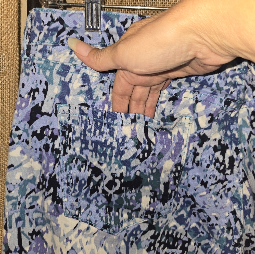 NWOT Women's Nine West Chrystie Capri Blue Abstract Print Pants Size 16 - Picture 13 of 13